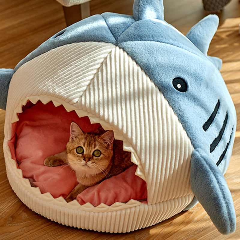 Enclosed Warm Cat Bed