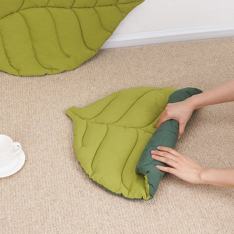 30 X 20 Inch Leaf Shaped Cotton Cat Bed Pad